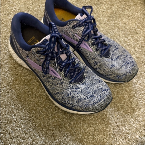 Brooks Women's Ghost 11 Athletic Shoes - Blue and White - Picture 2 of 6